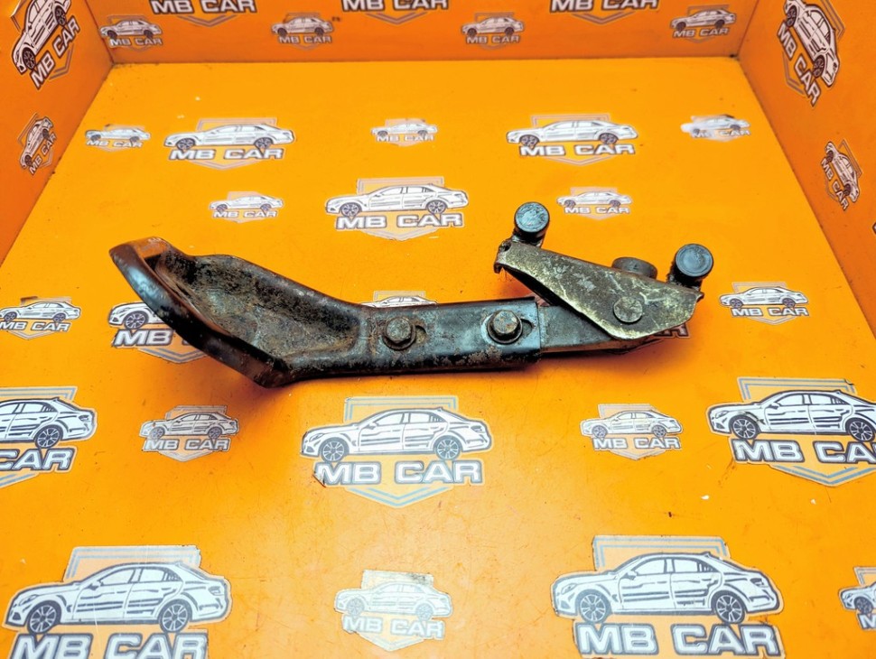 Ролик сдвижной двери MERCEDES-BENZ Vito W638 (1996 - 2003) фото 1 — Разборка Мерседес