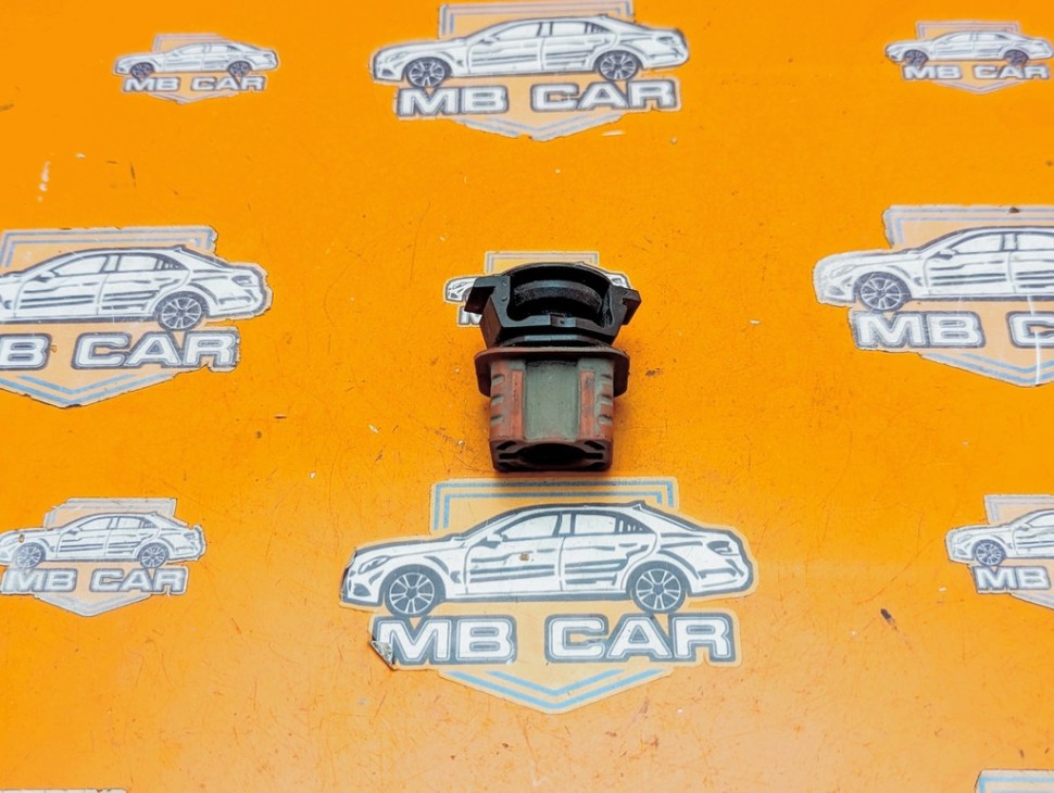 Опора радиатора MERCEDES-BENZ C-класс W204/S204 (2006 - 2011) фото 1 — Разборка Мерседес