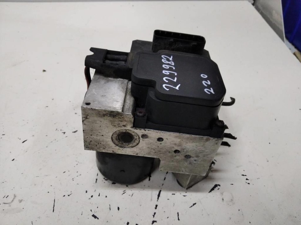 Блок ABS MERCEDES-BENZ S-класс W220 рестайлинг (2002 - 2005) фото 1 &mdash; Разборка Мерседес