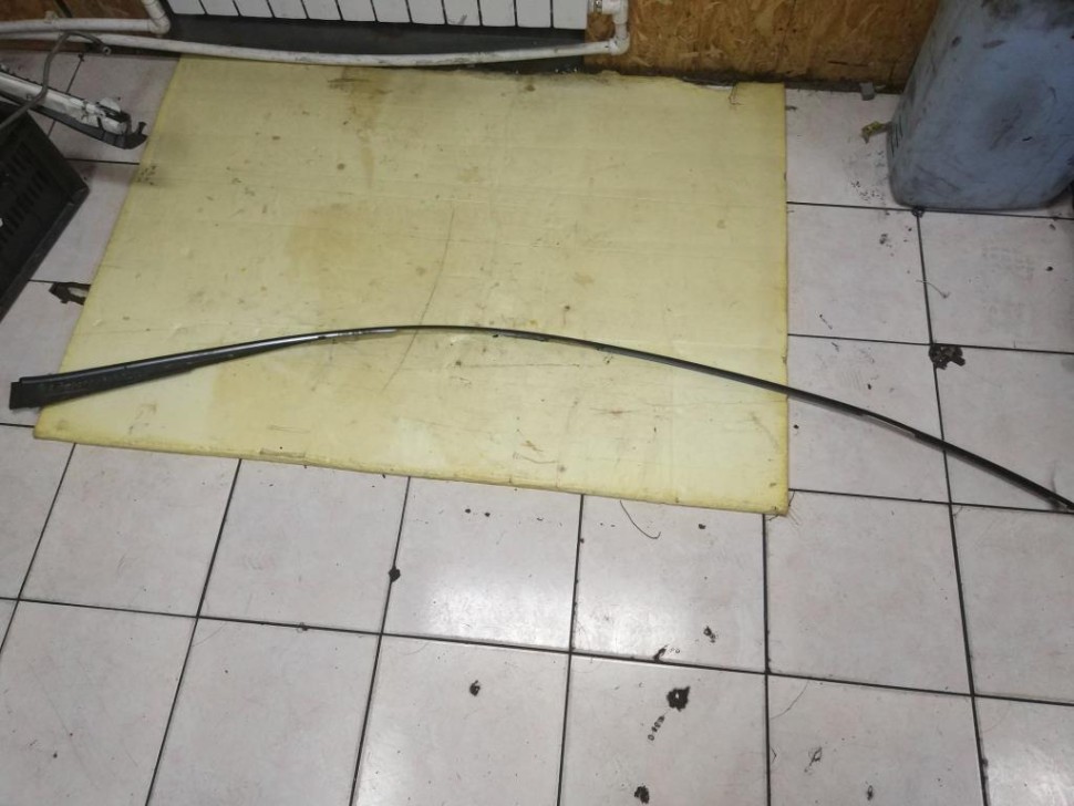 Молдинг крыши MERCEDES-BENZ CLS-класс C219 (2004 - 2008) фото 1 — Разборка Мерседес