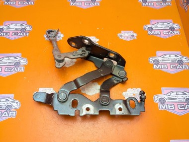 Петля капота MERCEDES-BENZ C-класс W204/S204 (2006 - 2011) &mdash; Разборка Мерседес