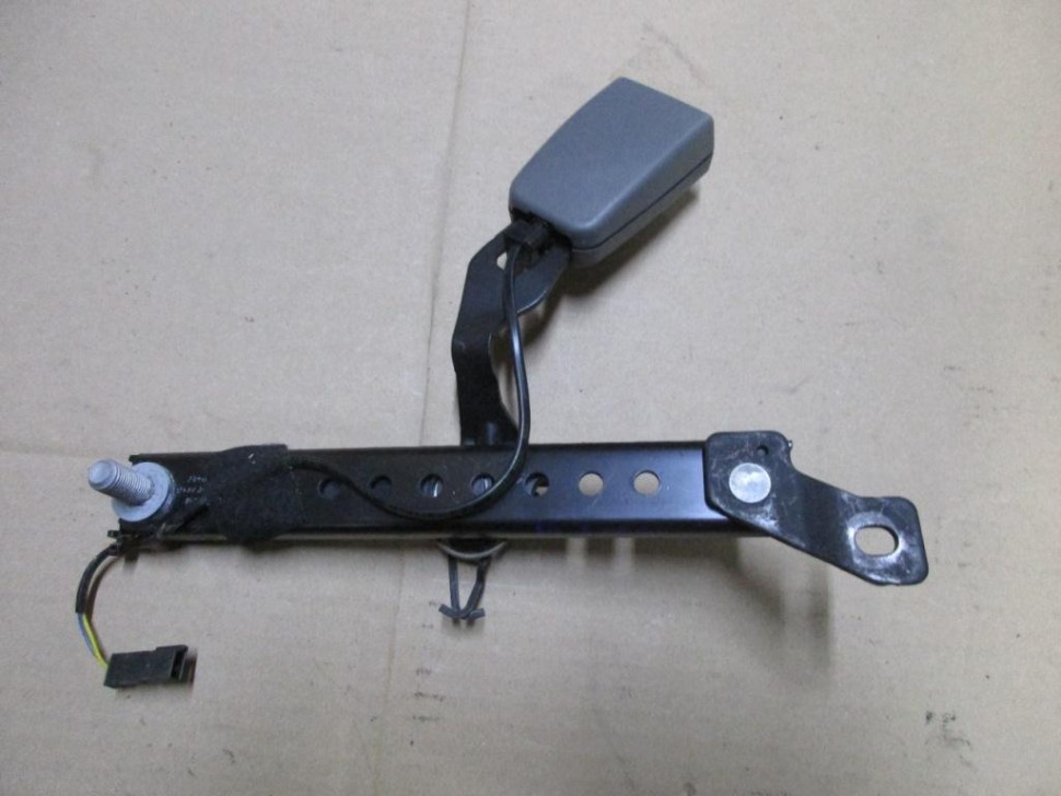 Замок ремня безопасности MERCEDES-BENZ S-класс W221 (2005 - 2009) фото 1 — Разборка Мерседес