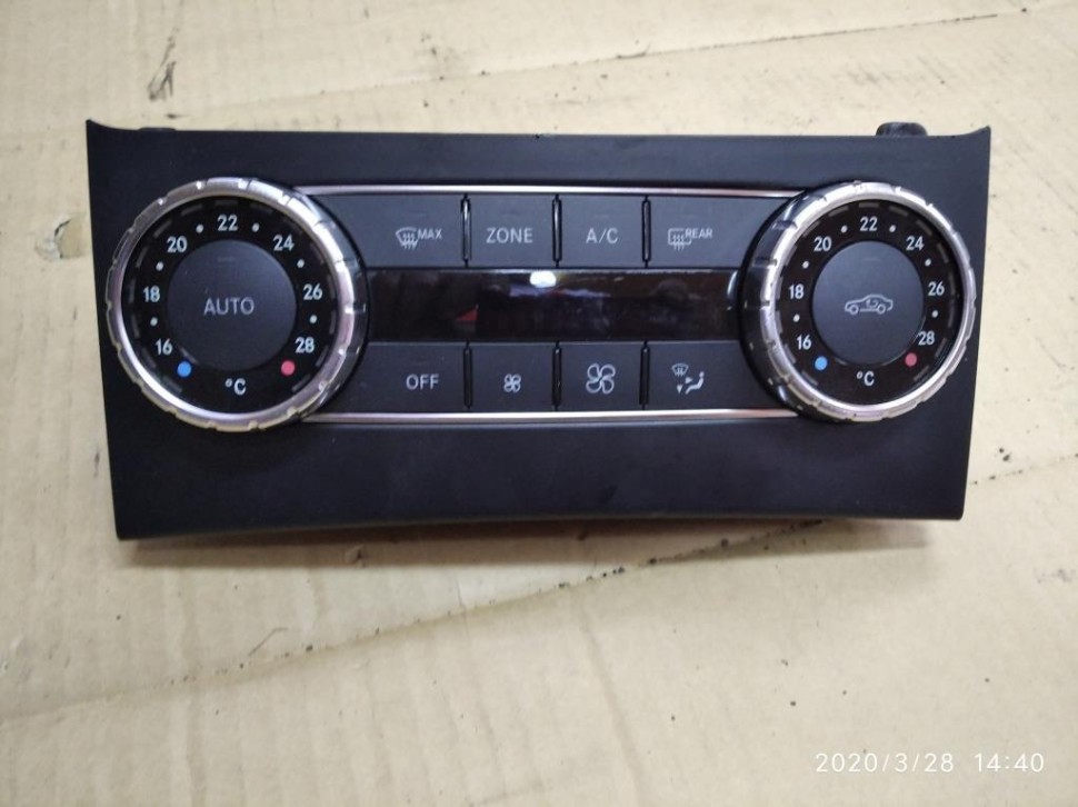Панель управления климатом MERCEDES-BENZ C-класс W204/S204/С204 рестайлинг (2011 - 2015) фото 1 — Разборка Мерседес
