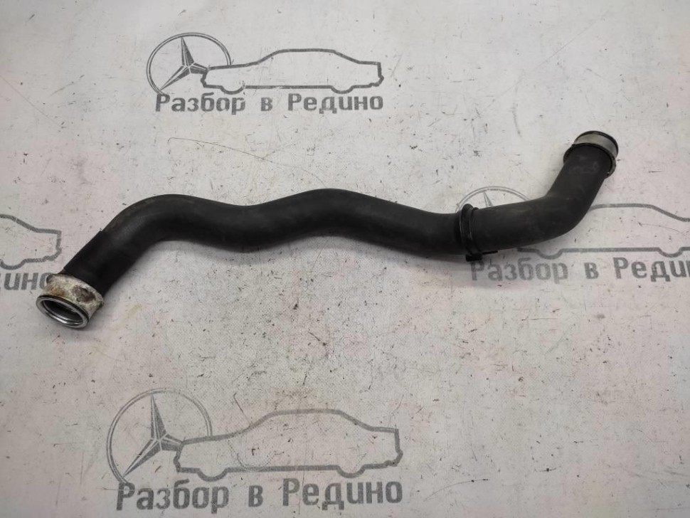 Патрубок радиатора MERCEDES-BENZ S-класс W221 (2005 - 2009) фото 1 — Разборка Мерседес