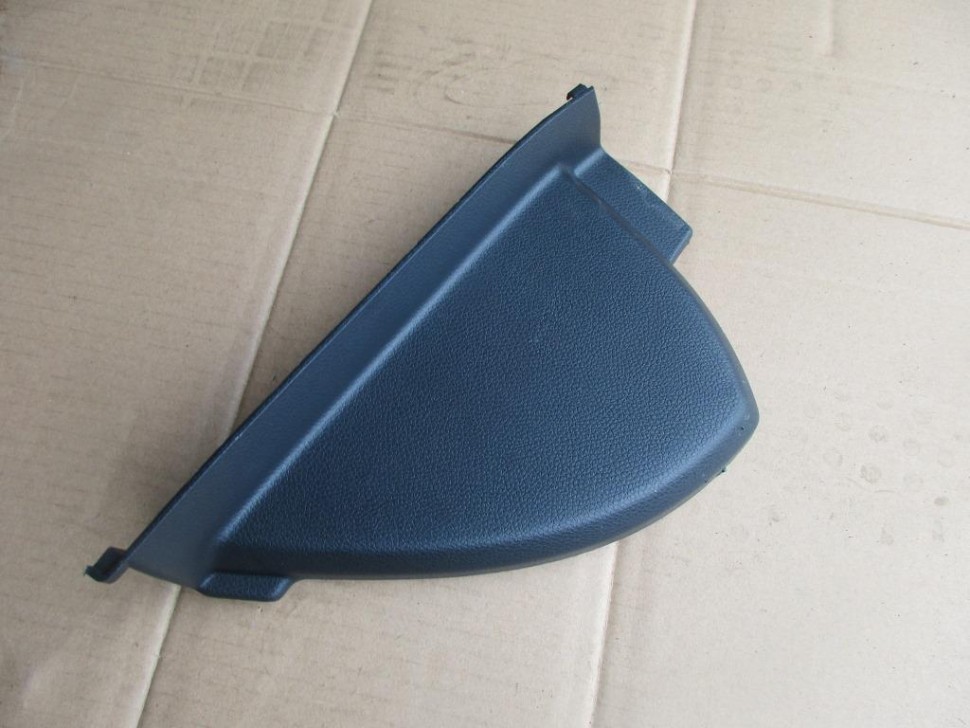 Накладка MERCEDES-BENZ C-класс W205/S205/C205/A205 (2014 - 2018) фото 1 — Разборка Мерседес