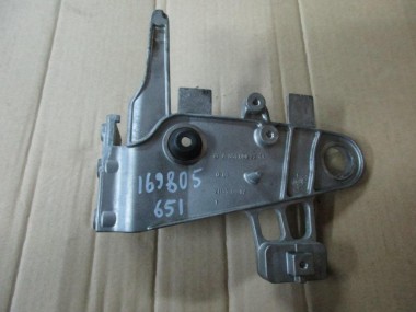 Кронштейн корпуса воздушного фильтра MERCEDES-BENZ E-класс W212/S212/C207/A207 рестайлинг (2013 - 2016) — Разборка Мерседес