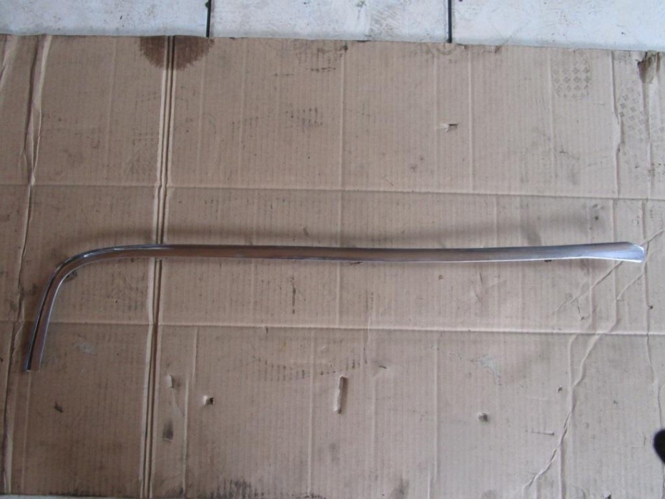 Хром заднего бампера MERCEDES-BENZ E-класс W124/S124/C124/A124 (1984 - 1997) фото 1 — Разборка Мерседес