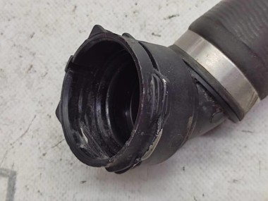 Патрубок радиатора MERCEDES-BENZ C-класс W205/S205/C205/A205 (2014 - 2018) — Разборка Мерседес