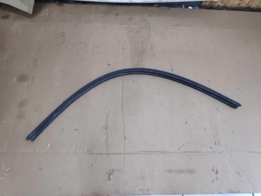 Уплотнитель водостока ( жабо ) MERCEDES-BENZ M-класс AMG W163 (2000 - 2001) — Разборка Мерседес