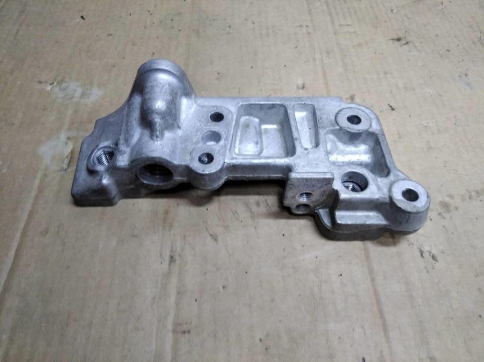 Кронштейн MERCEDES-BENZ CLA-класс C117/X117 (2013 - 2016) фото 1 — Разборка Мерседес