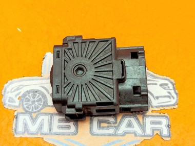 Кнопка корректора фар MERCEDES-BENZ E-класс W124/S124/C124/A124 (1984 - 1997) — Разборка Мерседес