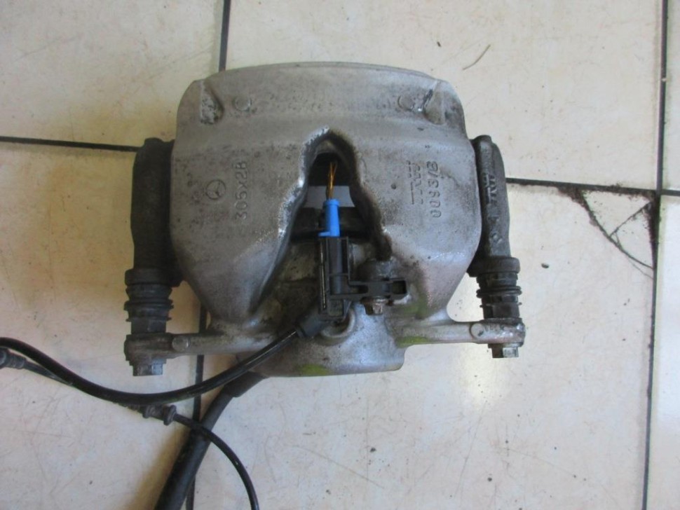 Суппорт передний правый MERCEDES-BENZ C-класс W205/S205/C205/A205 (2014 - 2018) фото 1 — Разборка Мерседес