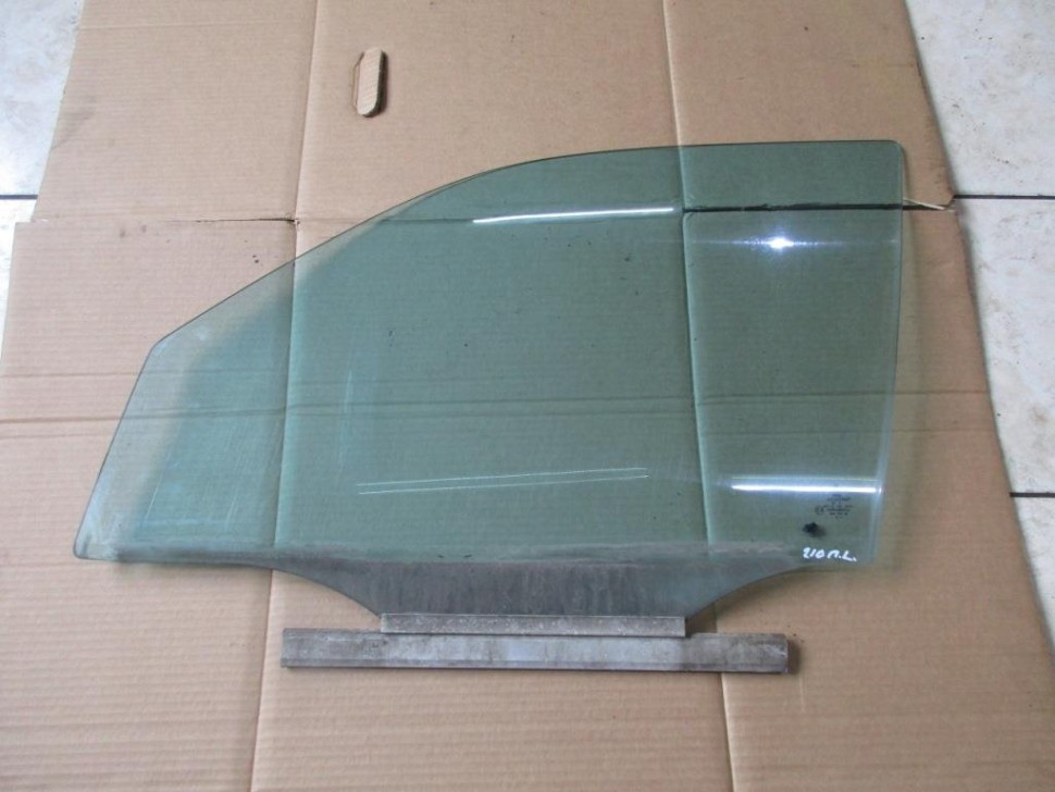 Стекло переднее левое MERCEDES-BENZ E-класс W210/S210 (1995 - 1999) фото 1 — Разборка Мерседес