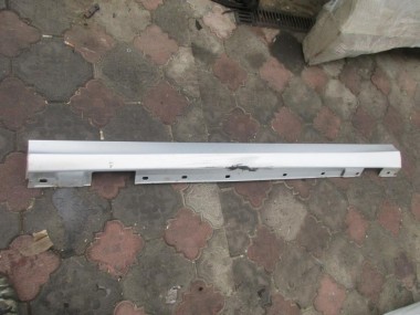 Порог пластиковый левый MERCEDES-BENZ C-класс W204/S204 (2006 - 2011) — Разборка Мерседес