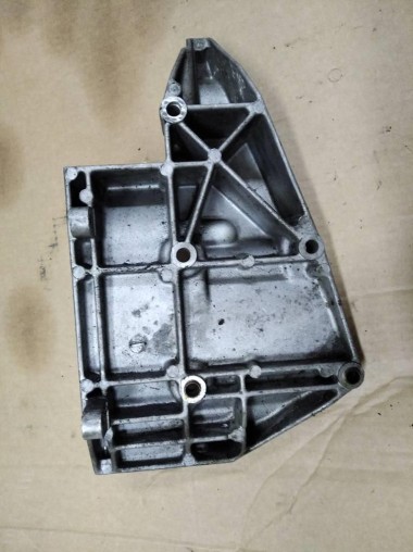 Кронштейн генератора MERCEDES-BENZ W124 W124/S124/C124/A124 (1984 - 1993) — Разборка Мерседес