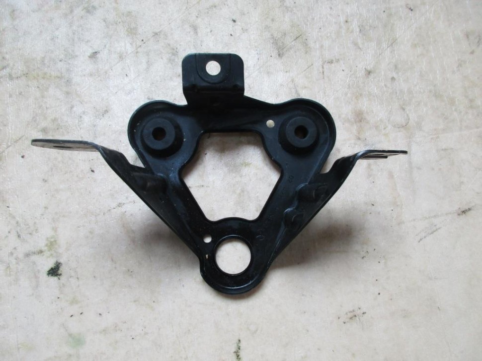 Кронштейн блока ABS MERCEDES-BENZ CL-класс AMG C216 рестайлинг (2010 - 2014) фото 1 — Разборка Мерседес