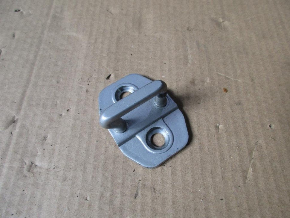 Ответная часть замка багажника MERCEDES-BENZ C-класс W204/S204 (2006 - 2011) фото 1 — Разборка Мерседес