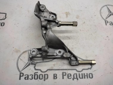 Кронштейн клапана ЕГР MERCEDES-BENZ C-класс W205/S205/C205/A205 (2014 - 2018) — Разборка Мерседес