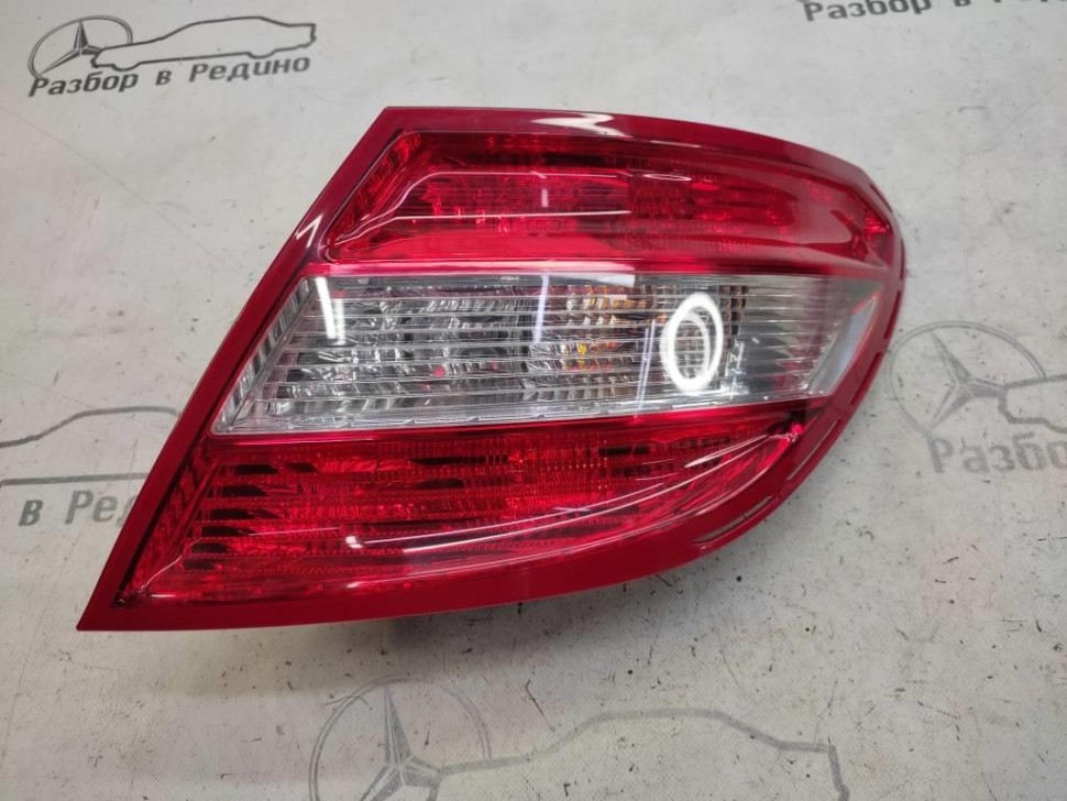 Фонарь задний правый MERCEDES-BENZ C-класс W204/S204 (2006 - 2011) фото 1 — Разборка Мерседес
