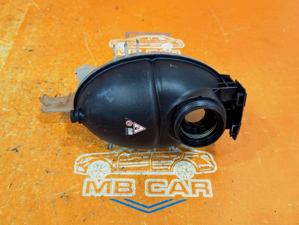 Бачок расширительный MERCEDES-BENZ C-класс W204/S204 (2006 - 2011) фото 1 — Разборка Мерседес