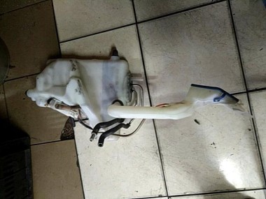 Бачок омывателя MERCEDES-BENZ CLS-класс C219 (2004 - 2008) — Разборка Мерседес