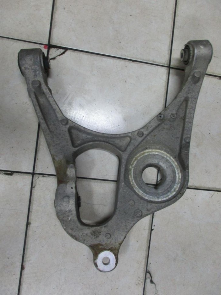 Рычаг задний MERCEDES-BENZ M-класс W166 (2011 - 2015) фото 1 — Разборка Мерседес