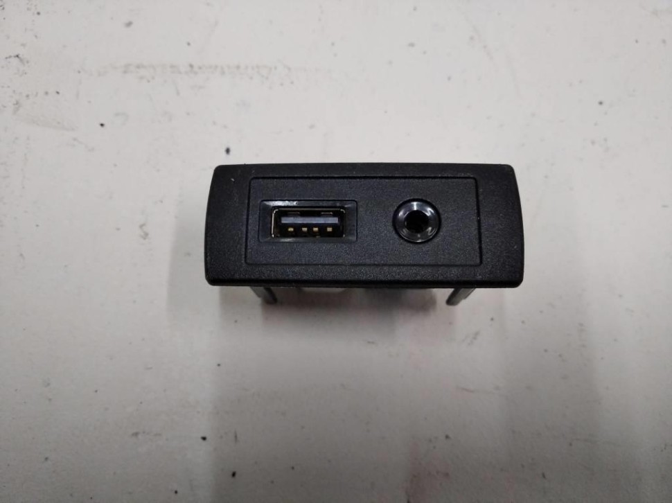 Модуль USB MERCEDES-BENZ V-класс W447 (2014 - 2025) фото 1 — Разборка Мерседес