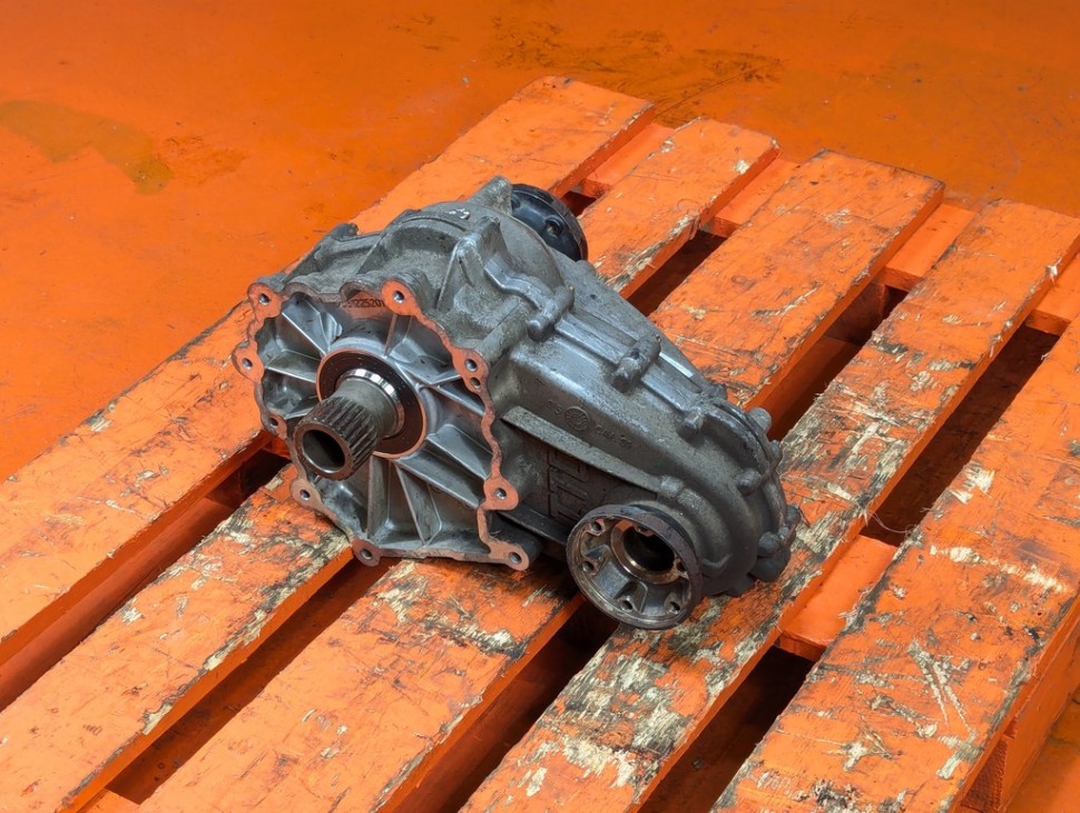 Раздаточная коробка MERCEDES-BENZ M-класс W164 (2005 - 2008) фото 1 — Разборка Мерседес