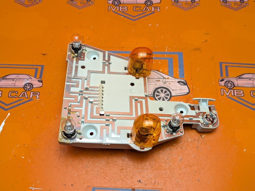 Плата заднего фонаря MERCEDES-BENZ E-класс W211/S211 (2002 - 2006) фото 1 &mdash; Разборка Мерседес