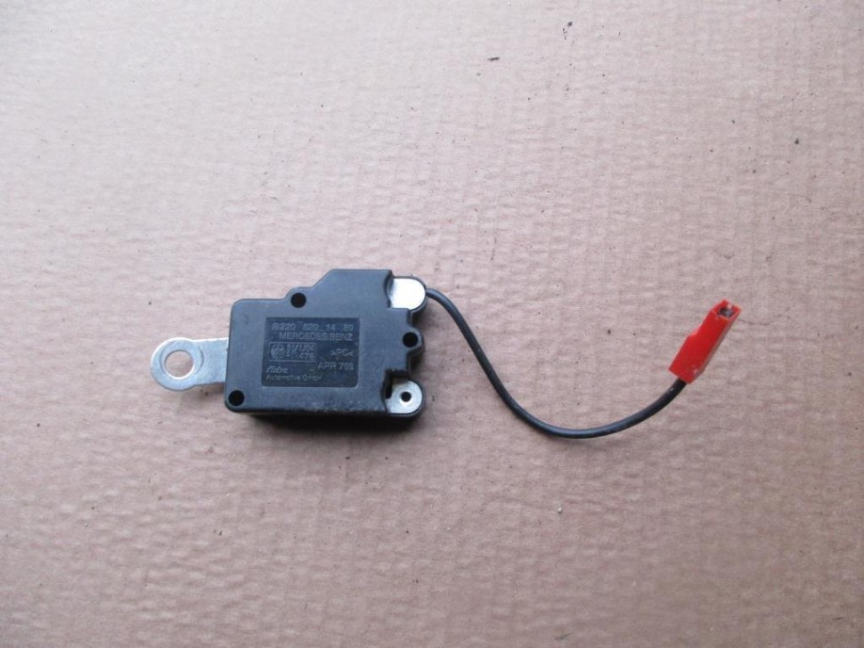 Усилитель антенны MERCEDES-BENZ S-класс W220 рестайлинг (2002 - 2005) фото 1 — Разборка Мерседес