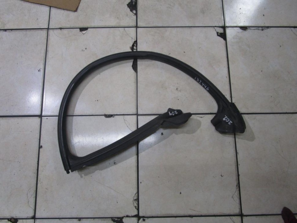 Уплотнители дверей MERCEDES-BENZ CLS-класс C219 рестайлинг (2008 - 2010) фото 1 — Разборка Мерседес