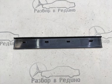 Накладка порога внутренняя MERCEDES-BENZ S-класс W220 рестайлинг (2002 - 2005) — Разборка Мерседес