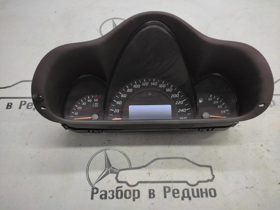 Щиток приборов MERCEDES-BENZ C-класс W203/S203/CL203 (2000 - 2004) фото 1 — Разборка Мерседес