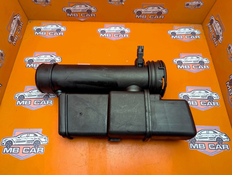 Патрубок интеркулера MERCEDES-BENZ E-класс W211/S211 (2002 - 2006) фото 1 — Разборка Мерседес