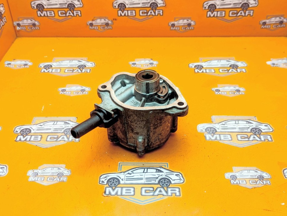 Насос вакуумный MERCEDES-BENZ Sprinter W906 (2006 - 2019) фото 1 — Разборка Мерседес