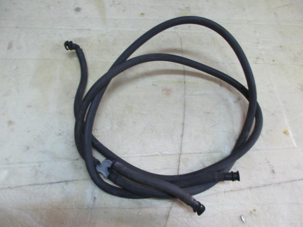 Шланг омывателей фар MERCEDES-BENZ CLS-класс C219 (2004 - 2008) фото 1 — Разборка Мерседес