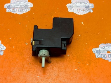 Клапан переключающий MERCEDES-BENZ E-класс W124/S124/C124/A124 (1984 - 1997) — Разборка Мерседес