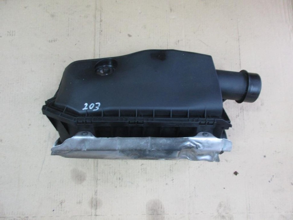 Корпус воздушного фильтра MERCEDES-BENZ C-класс W203/S203/CL203 (2000 - 2004) фото 1 — Разборка Мерседес