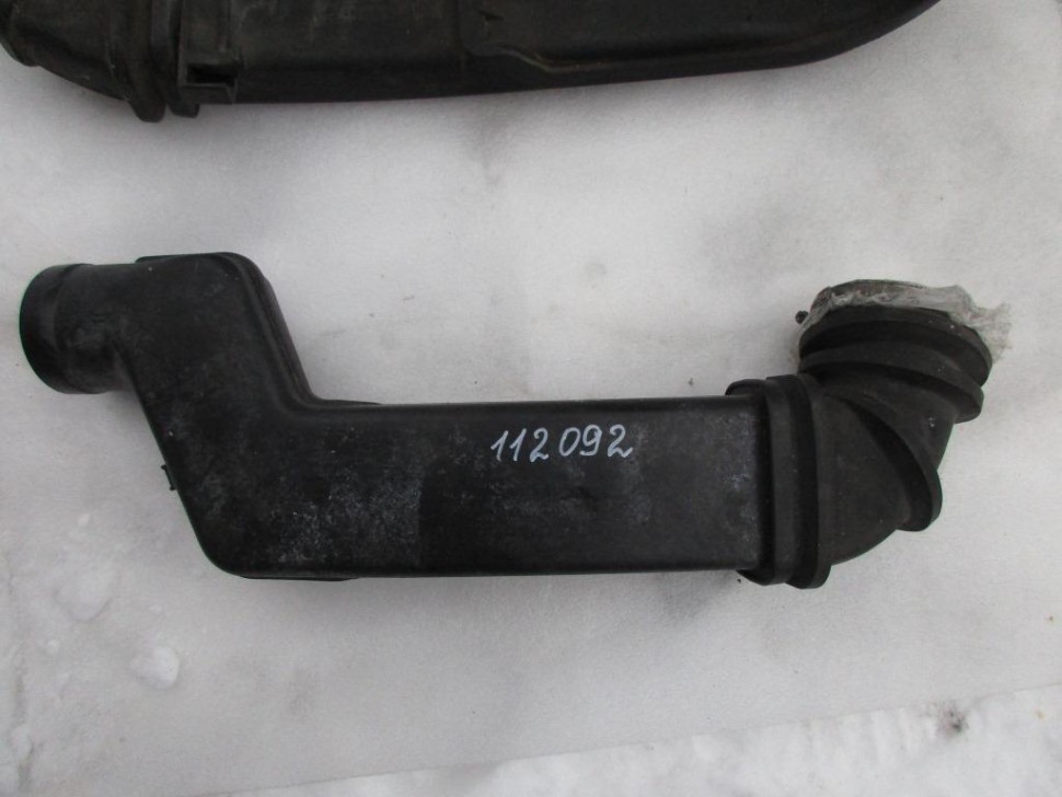 Патрубок впускной MERCEDES-BENZ C-класс W202/S202 (1993 - 1997) фото 1 — Разборка Мерседес