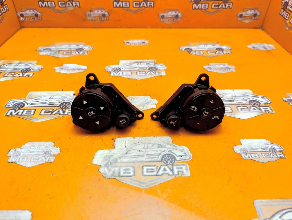 Кнопка на руле MERCEDES-BENZ C-класс W204/S204 (2006 - 2011) фото 1 &mdash; Разборка Мерседес