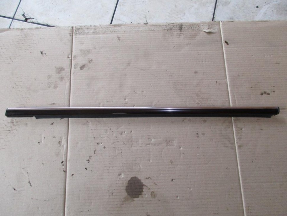 Молдинг стекла двери MERCEDES-BENZ C-класс W203/S203/CL203 рестайлинг (2004 - 2008) фото 1 — Разборка Мерседес