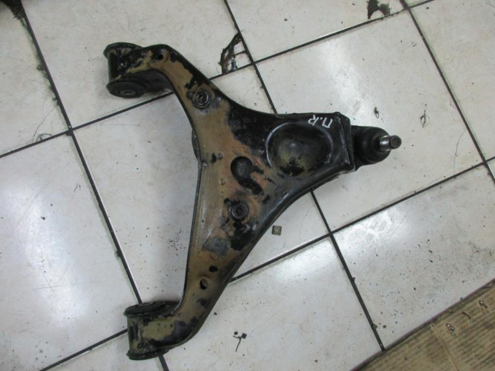 Рычаг передний нижний правый MERCEDES-BENZ Sprinter W906 (2006 - 2019) фото 1 — Разборка Мерседес