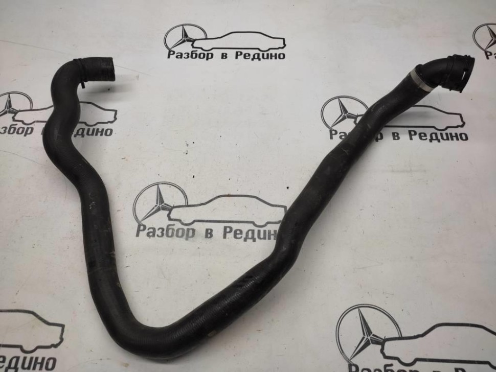 Патрубок радиатора MERCEDES-BENZ C-класс W205/S205/C205/A205 (2014 - 2018) фото 1 — Разборка Мерседес