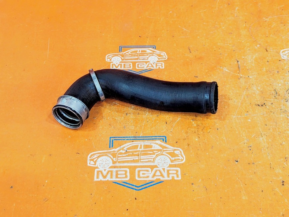 Патрубок интеркулера MERCEDES-BENZ R-класс W251 рестайлинг 2 (2010 - 2017) фото 1 — Разборка Мерседес