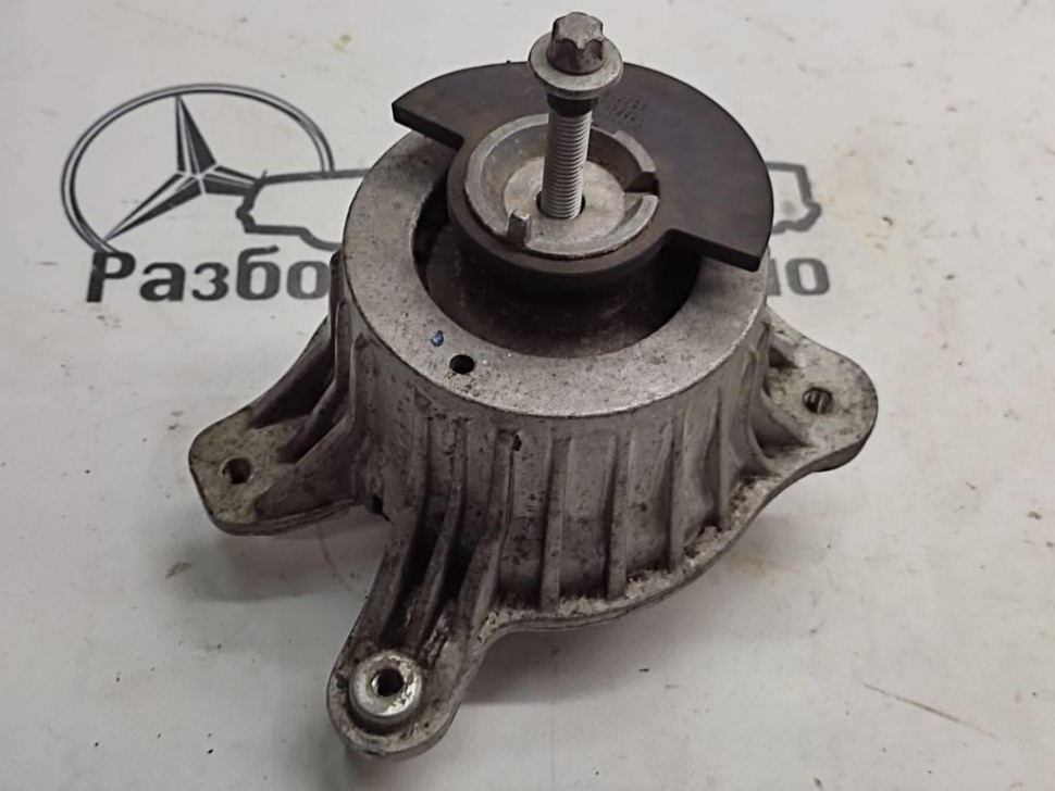 Опора двигателя MERCEDES-BENZ E-класс W213/S213/C238/A238 (2016 - 2021) фото 1 — Разборка Мерседес