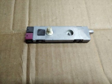 Усилитель антенны MERCEDES-BENZ C-класс W204/S204 (2006 - 2011) — Разборка Мерседес