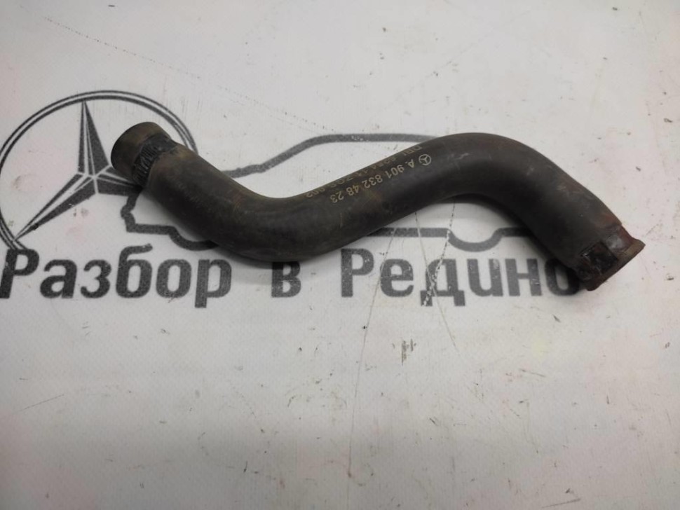 Патрубок ОЖ MERCEDES-BENZ Sprinter W901-905 (1995 - 2006) фото 1 — Разборка Мерседес