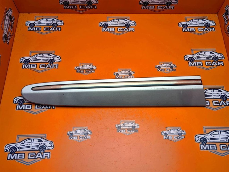 Молдинг крыла правый MERCEDES-BENZ CLK-класс C209/A209 (2002 - 2005) фото 1 — Разборка Мерседес