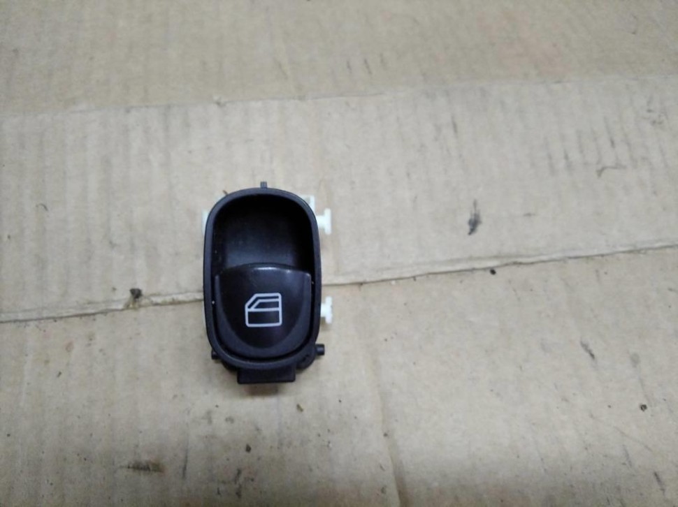 Кнопка стеклоподъемников MERCEDES-BENZ C-класс W203/S203/CL203 рестайлинг (2004 - 2008) фото 1 — Разборка Мерседес