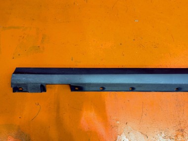 Порог пластиковый левый MERCEDES-BENZ C-класс W204/S204 (2006 - 2011) — Разборка Мерседес